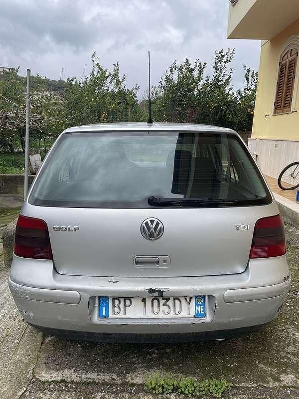 Usata VW Golf IV 116 CV (85 kW) 2000 Utilitaria