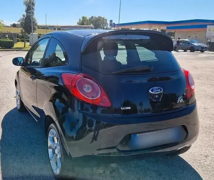 Usata Ford Ka Titanium 75 CV (55 kW) 2010 Nero Utilitaria