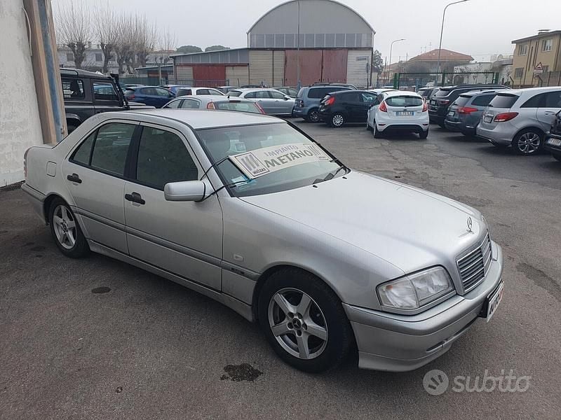 Usata Mercedes C200 193 CV (141 kW) 1998 Grigio Berlina