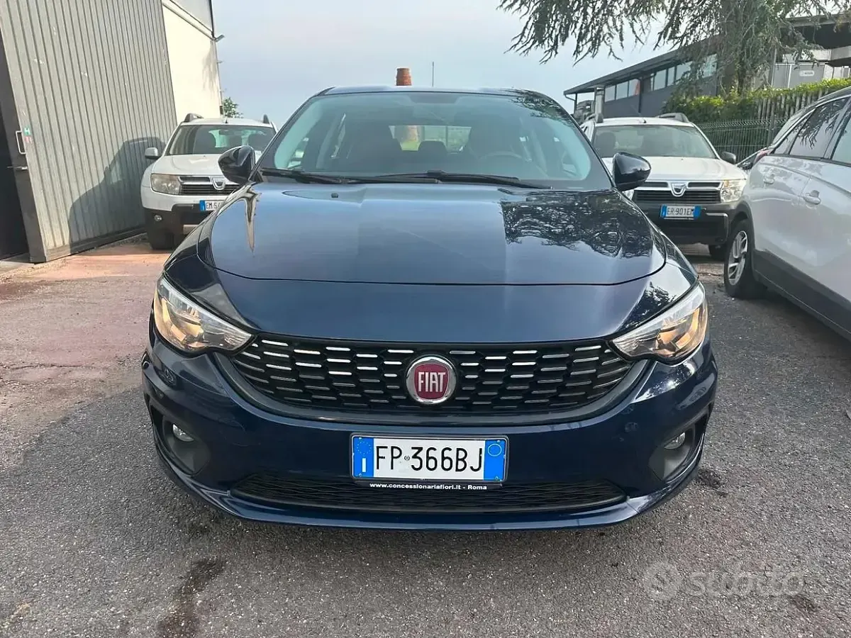 Gebraucht Fiat Tipo Lounge 95 PS (69 kW) 2018 Blau Limousine
