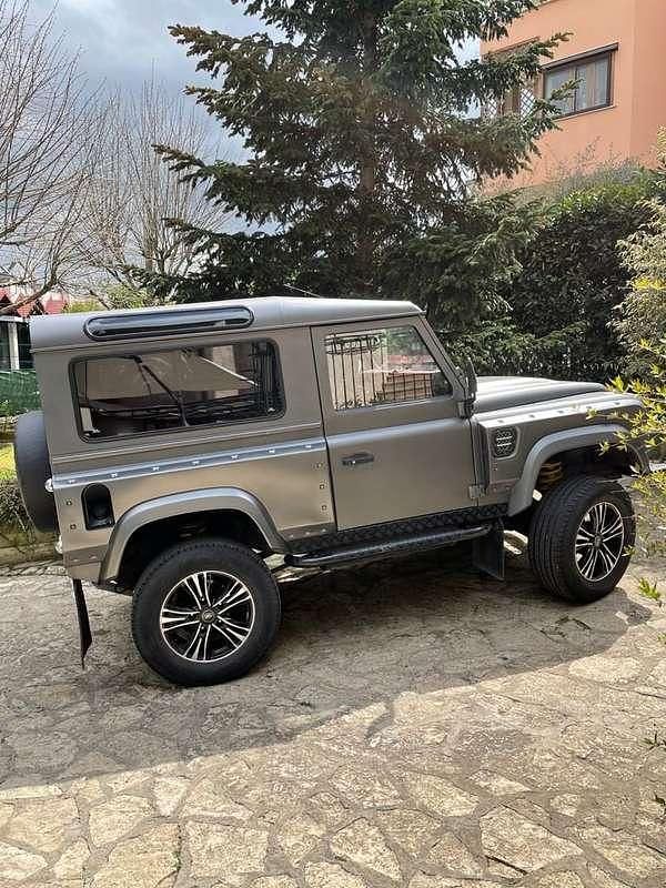 Grigio Usata 1997 Land Rover Defender SUV | 22.200 € - Immagine 1/4