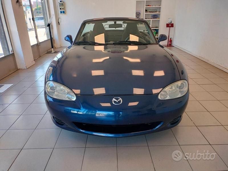 Usata Mazda MX5 110 CV (80 kW) 2003 Blu/azzurro Cabrio