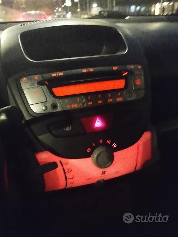 Usata Toyota Aygo 67 CV (49 kW) 2007 Grigio Utilitaria