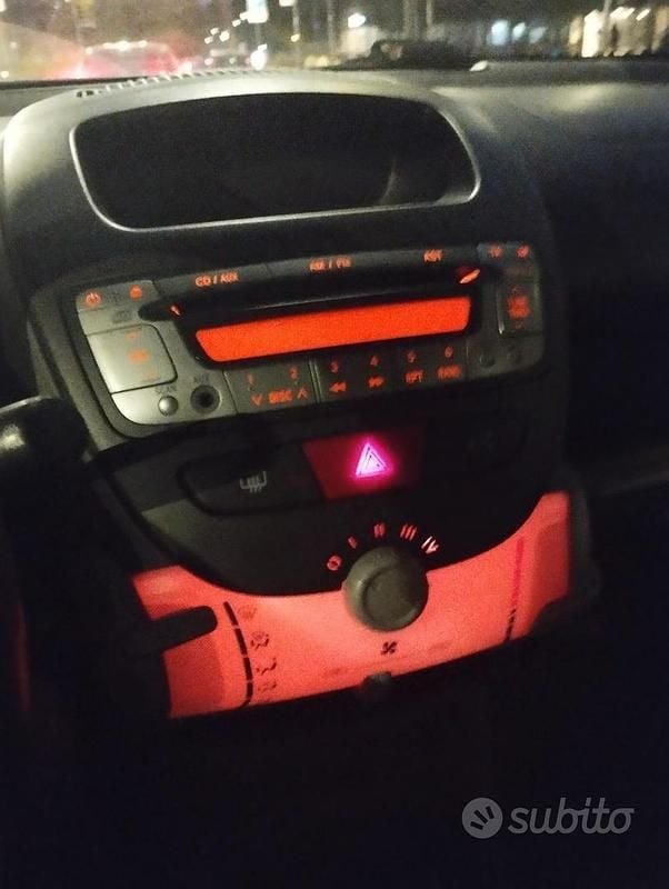 Usata Toyota Aygo 68 CV (50 kW) 2007 Grigio Utilitaria