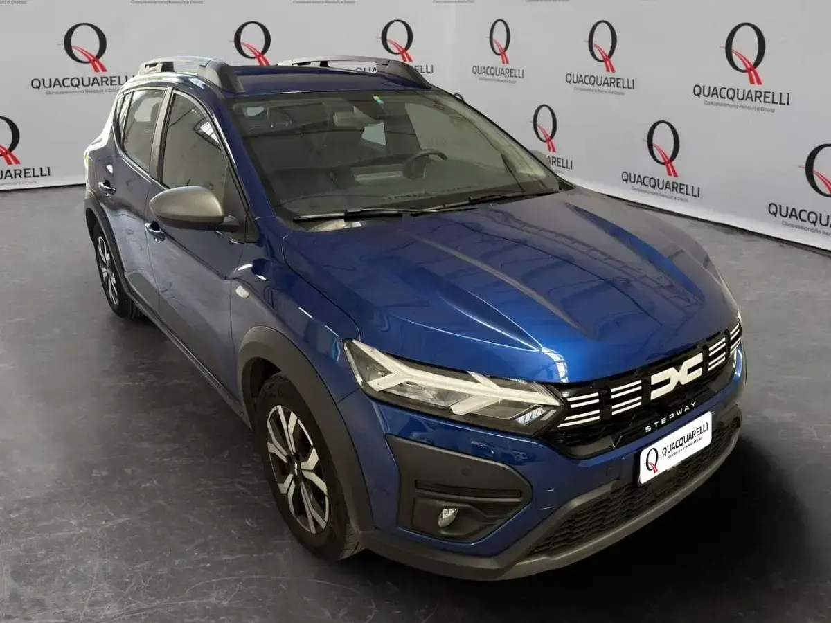Usata Dacia Sandero Expression 101 CV (74 kW) 2023 Blu/azzurro Berlina