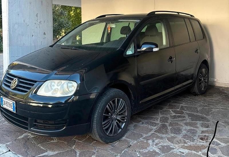 Usata VW Touran 101 CV (74 kW) 2004 Monovolume