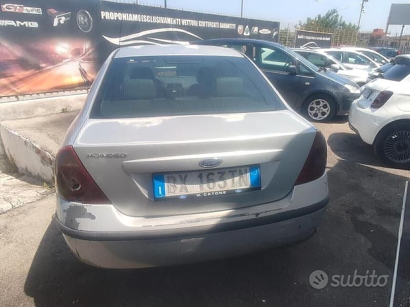 Usata Ford Mondeo 115 CV (84 kW) 2002 Grigio Berlina