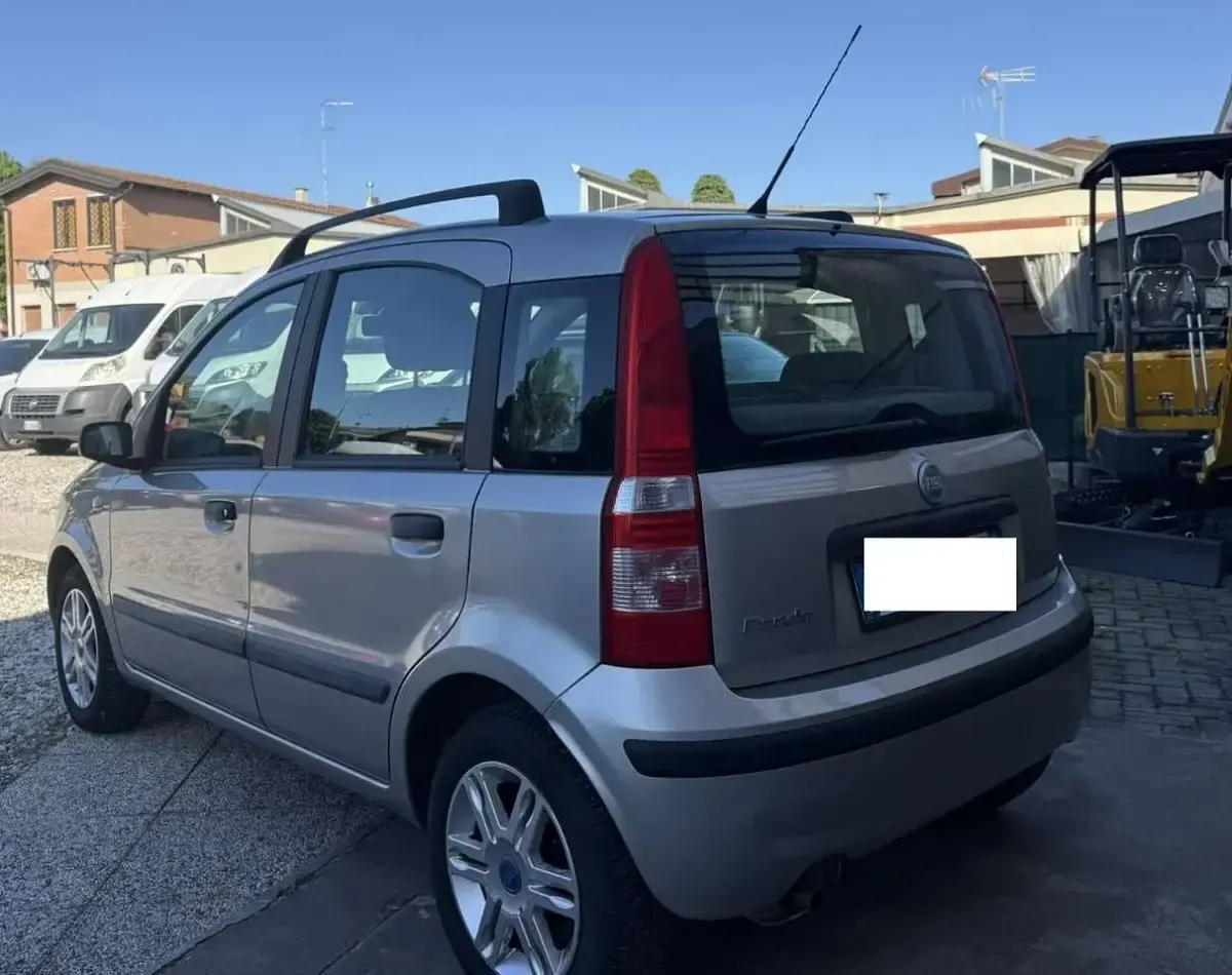Usata Fiat Panda Dynamic 60 CV (44 kW) 2004 Grigio Utilitaria