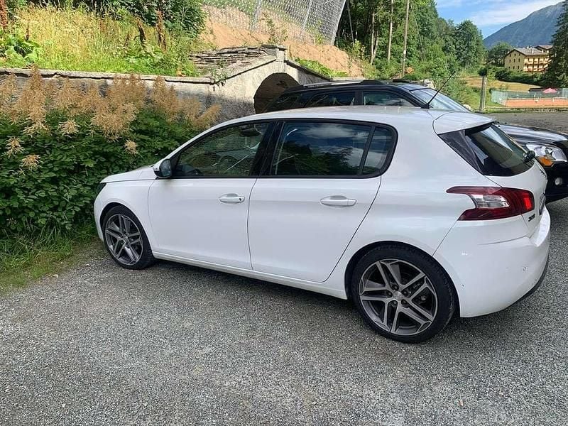 Usata Peugeot 308 Active 92 CV (67 kW) 2014 Bianco Berlina