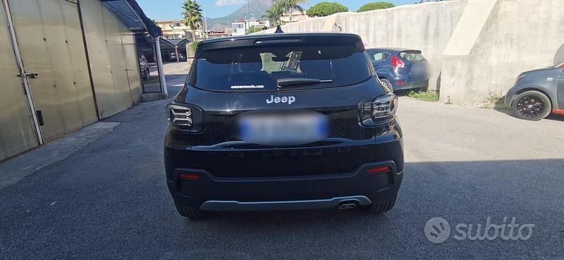 Usata Jeep Avenger Summit 100 CV (73 kW) 2024 Nero SUV