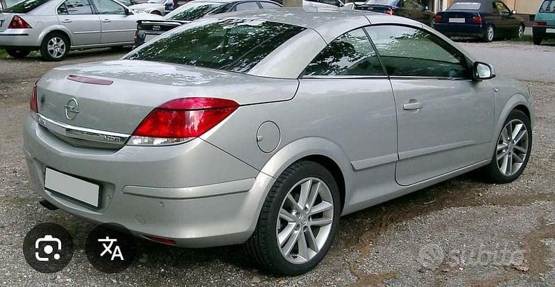 Usata Opel Astra Cabriolet 150 CV (110 kW) 2006 Grigio Cabrio