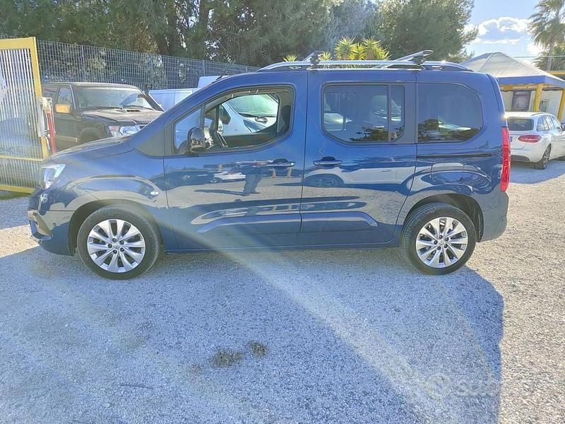 Usata Opel Combo Life Edition+ 102 CV (75 kW) 2021 Blu/azzurro Berlina
