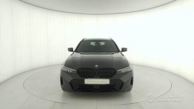 Usata BMW 330 M Sport 286 CV (210 kW) 2023 Grigio Station wagon