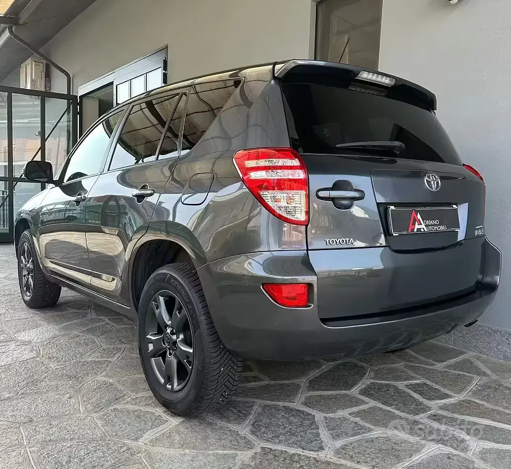 Usata Toyota RAV4 Sol 150 CV (110 kW) 2009 Nero SUV