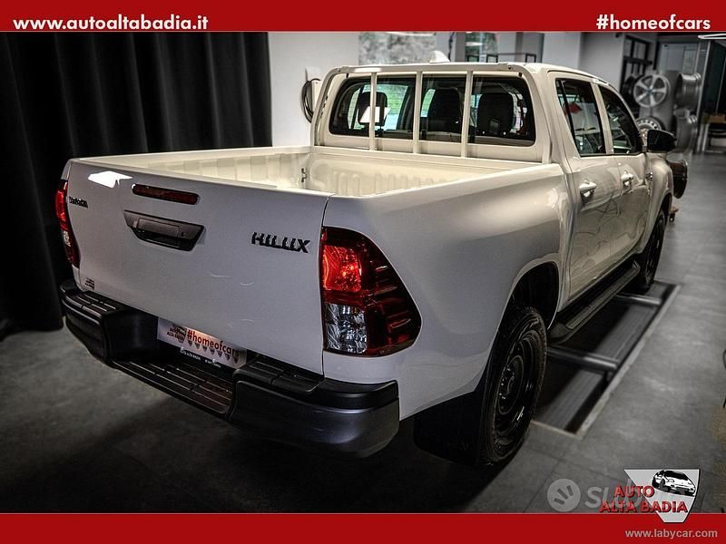 Nuova Toyota HiLux Comfort 204 CV (150 kW) 2025 Bianco Pick-up