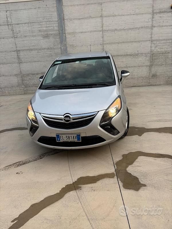 Grigio Usata 2013 Opel Zafira Tourer Cosmo Monovolume | 5500 € (Ottimo prezzo) - Immagine 1/4
