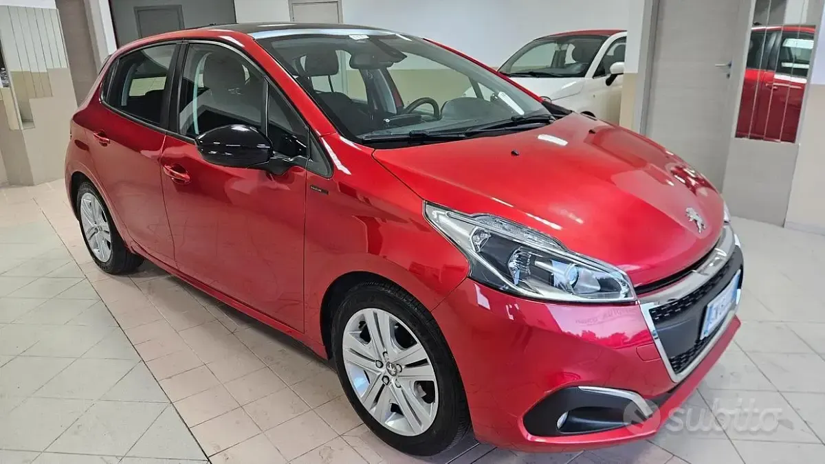 Usata Peugeot 208 Allure 83 CV (61 kW) 2019 Rosso Utilitaria
