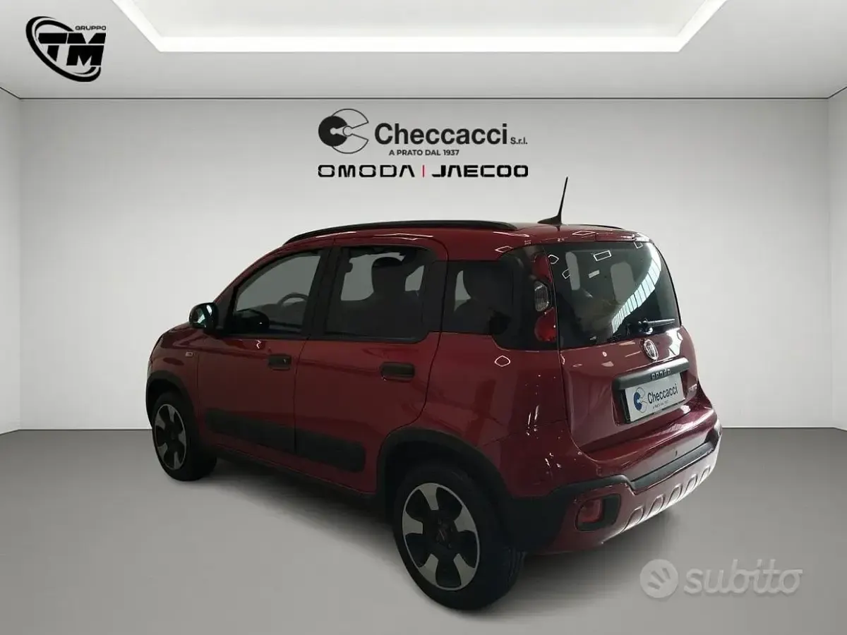Usata Fiat Panda Cross Cross 69 CV (50 kW) 2024 Rosso Utilitaria