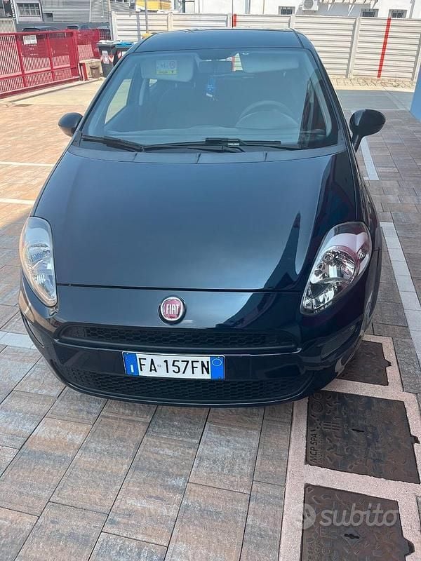 Usata Fiat Punto 75 CV (55 kW) 2015 Blu Utilitaria