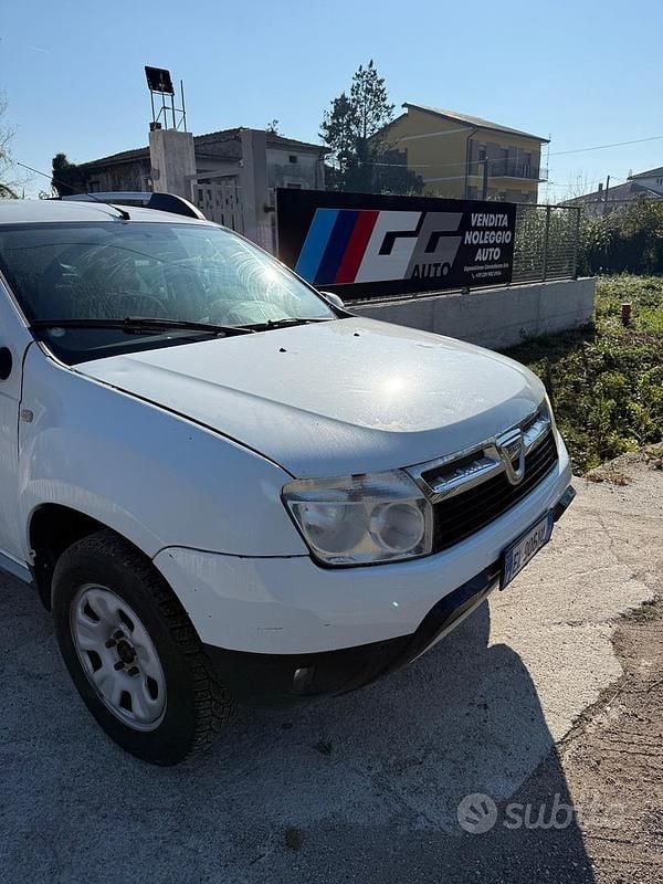 Usata Dacia Duster 110 CV (80 kW) 2012 Bianco Berlina