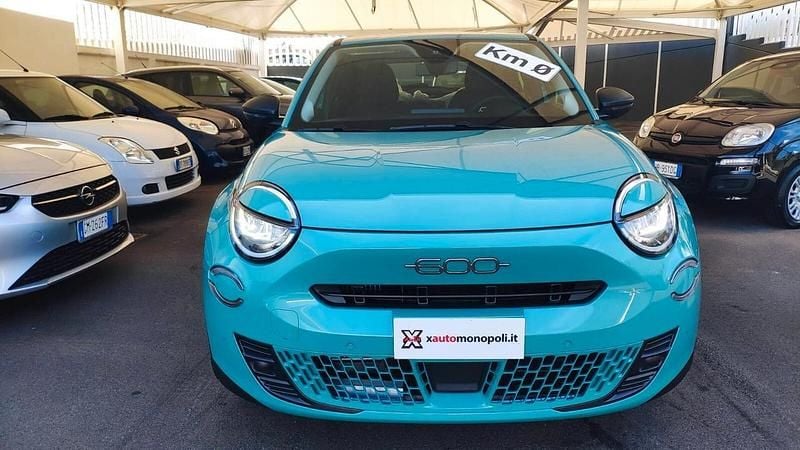 Nuova Fiat 600 101 CV (74 kW) 2025 Blu Station wagon