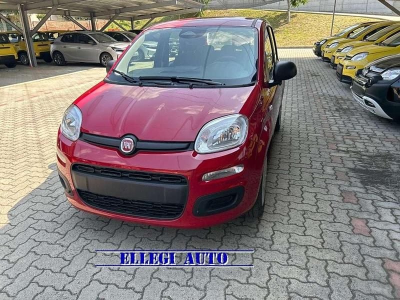 Nuova Fiat Panda Icon 69 CV (50 kW) 2026 Rosso Utilitaria