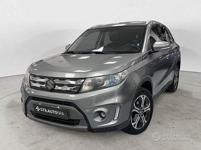 Grigio Usata 2015 Suzuki Vitara SUV | 12.900 € (Buon prezzo) - Immagine 1/4