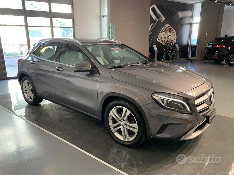 Usata Mercedes GLA220 Premium 170 CV (125 kW) 2015 Grigio SUV