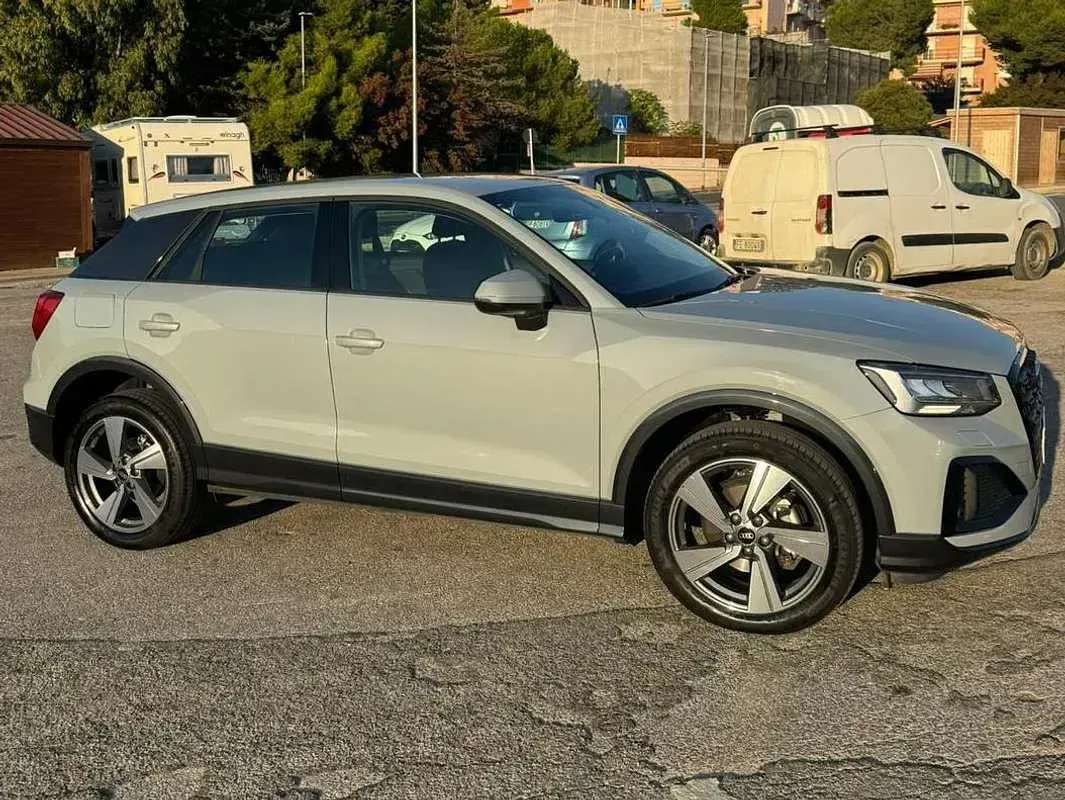Usata Audi Q2 Admired 116 CV (85 kW) 2022 Grigio SUV