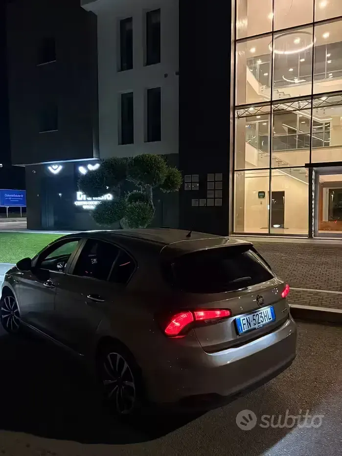 Usata Fiat Tipo 95 CV (69 kW) 2017 Marrone Berlina