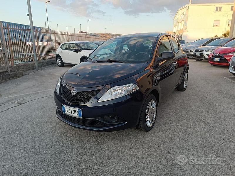 Blu Usata 2020 Lancia Ypsilon Gold Due volumi | 11.200 € (Buon prezzo) - Immagine 1/4