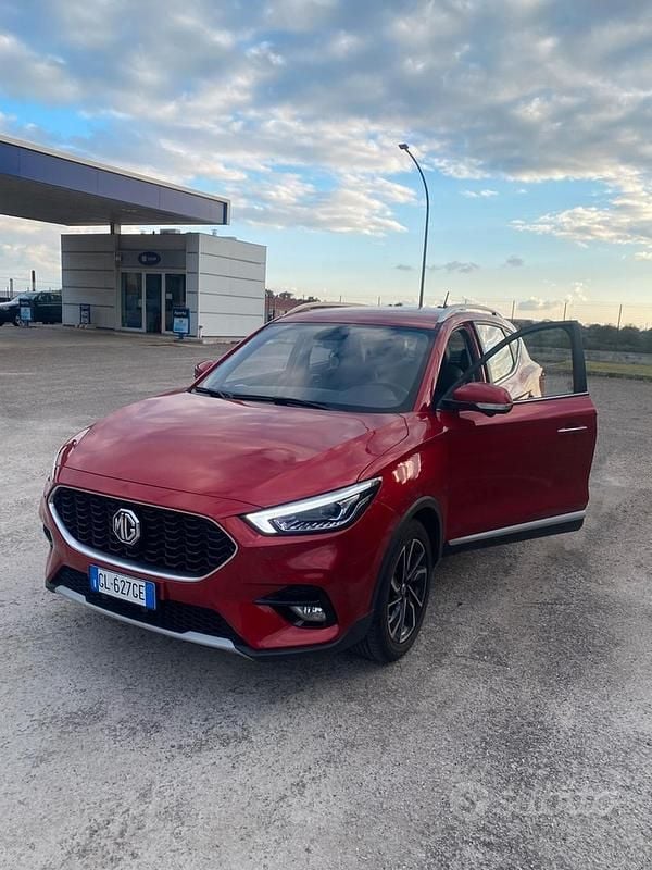 Usata 2023 MG ZS Luxury Tre volumi | 15.500 € (Cara) - Immagine 1/4