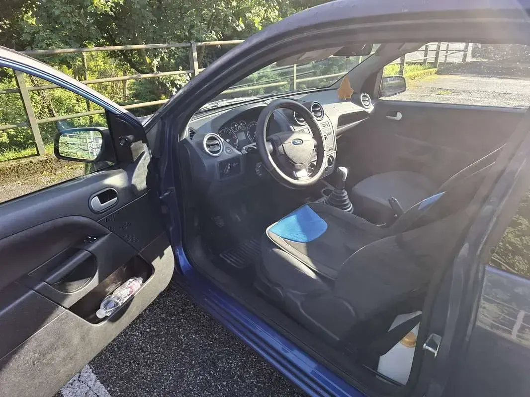 Usata Ford Fiesta Titanium 80 CV (58 kW) 2006 Blu Utilitaria