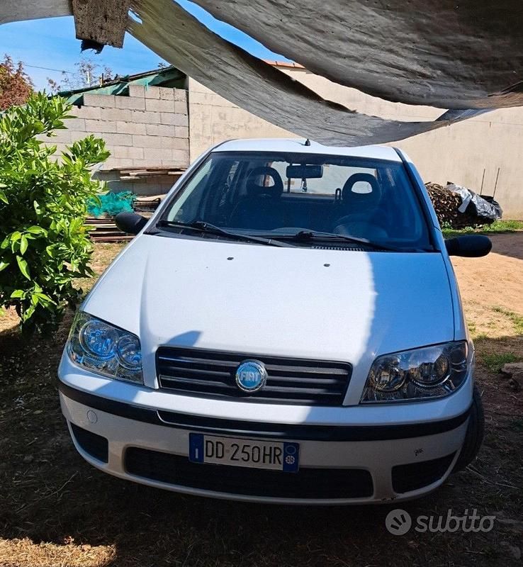 Usata Fiat Punto 69 CV (50 kW) 2006 Bianco Utilitaria