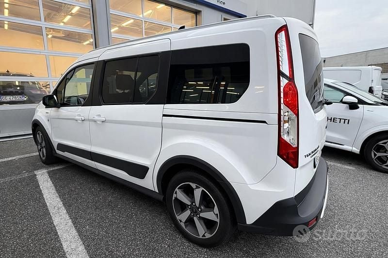 Usata Ford Tourneo Connect Active 120 CV (88 kW) 2022 Bianco Monovolume