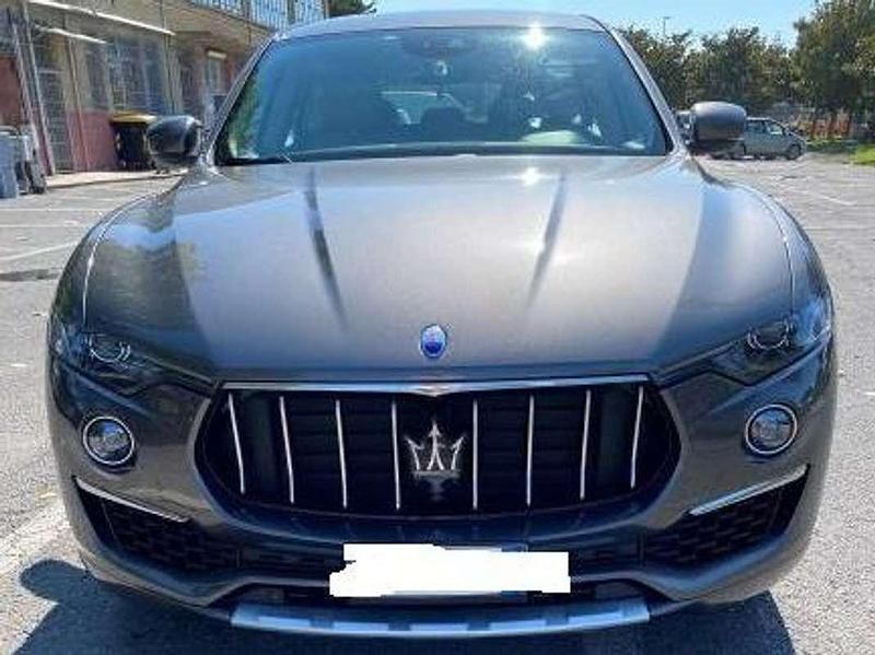 Grigio Usata 2018 Maserati Levante GranLusso SUV | 30.000 € (Super prezzo) - Immagine 1/4