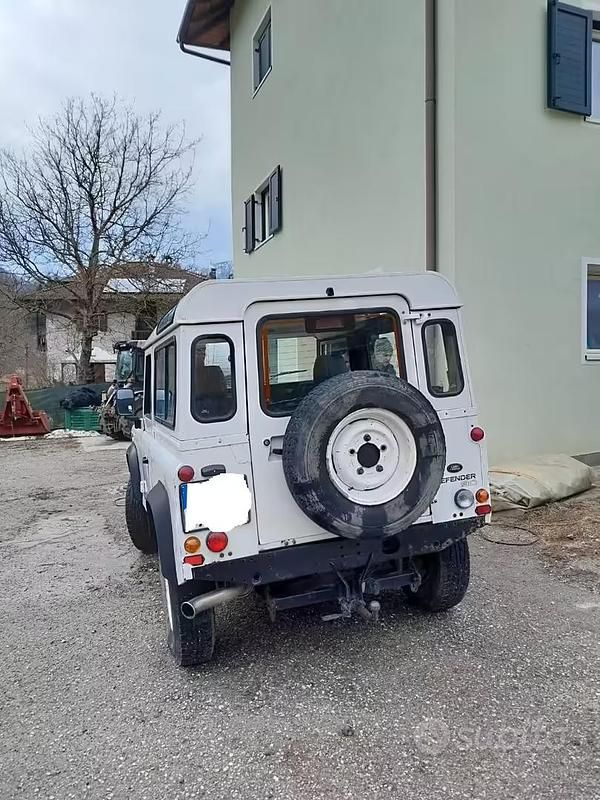Usado Land Rover Defender 122 HP (89 kW) 2002 Branco Carrinha