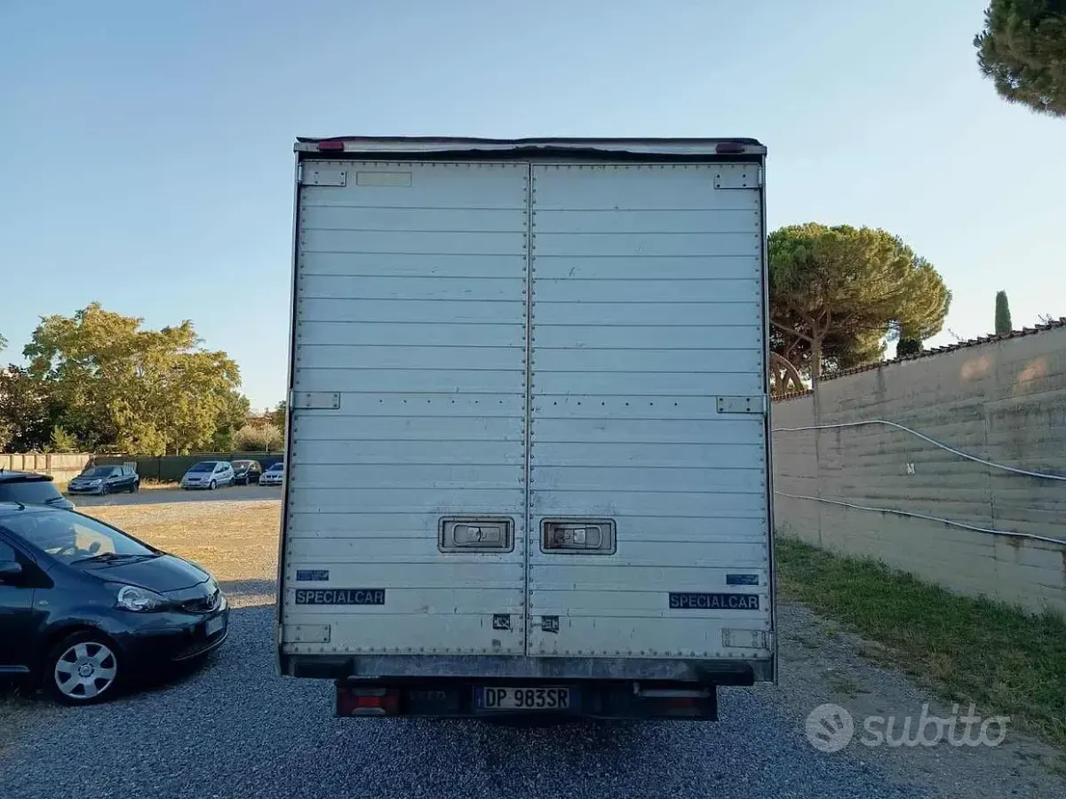 Usata Iveco Daily 116 CV (85 kW) 2008 Bianco Berlina