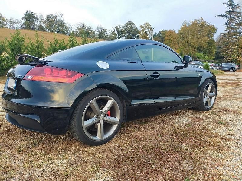Begagnad Audi TT Advanced 250 HK (183 kW) 2011 Svart Sportkupé
