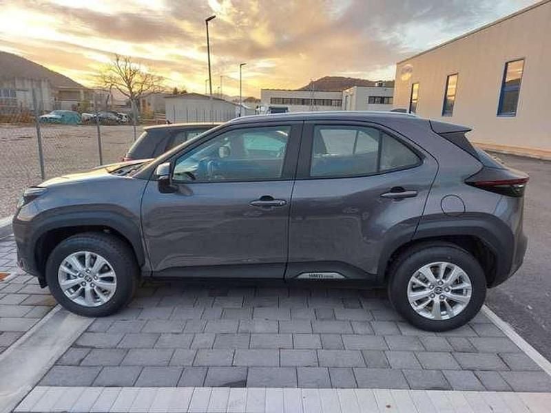 Nero Nuova 2025 Toyota Yaris Cross Trend SUV | 26.050 € (Buon prezzo) - Immagine 1/1