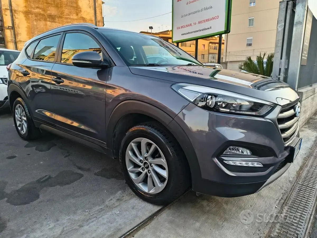 Usata Hyundai Tucson 132 CV (97 kW) 2016 Grigio SUV