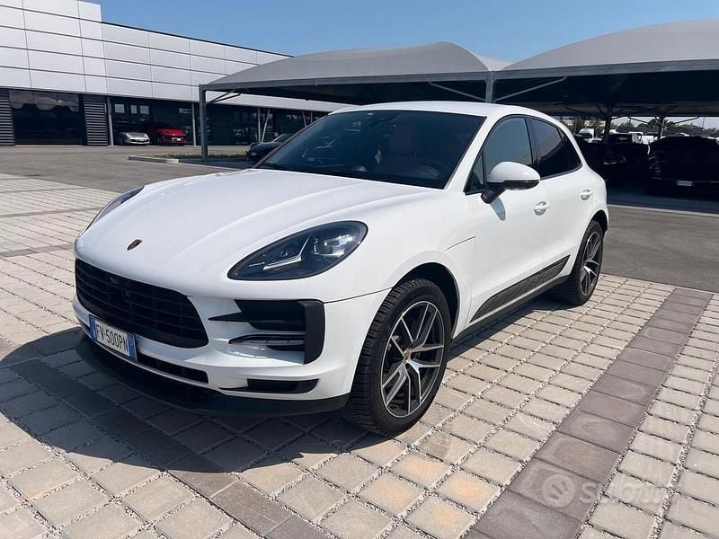 Bianco Usata 2020 Porsche Macan SUV | 45.900 € (Ottimo prezzo) - Immagine 1/4