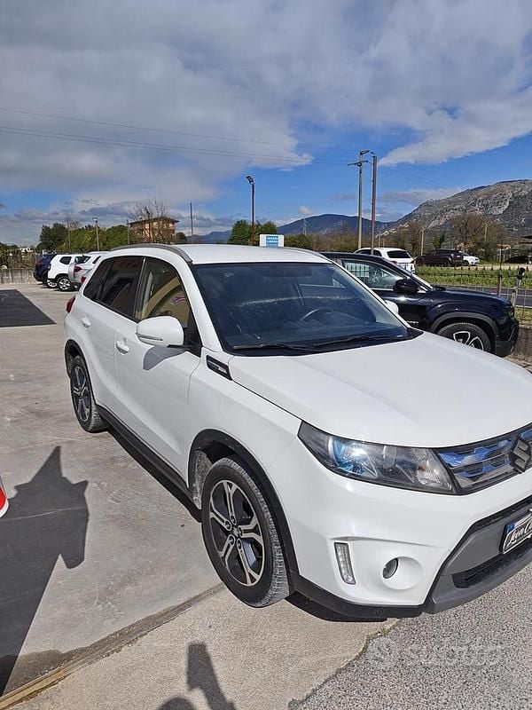 Usata Suzuki Vitara 120 CV (88 kW) 2016 Bianco SUV