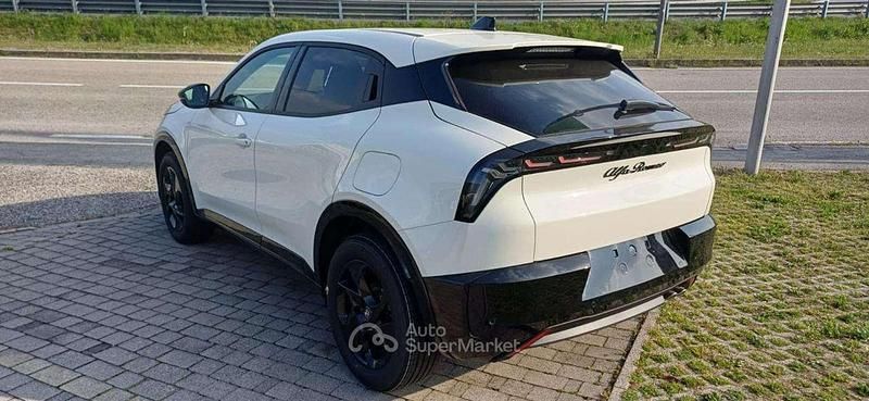 Nuova Alfa Romeo Junior Sprint 136 CV (100 kW) 2026 Bianco alfa SUV