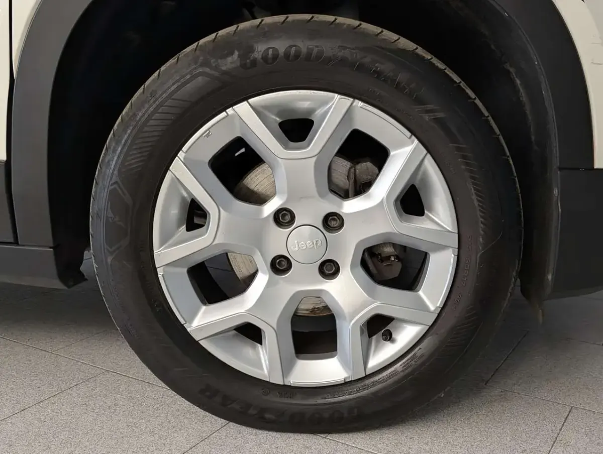 Usata Jeep Avenger Altitude 101 CV (74 kW) 2024 Bianco SUV