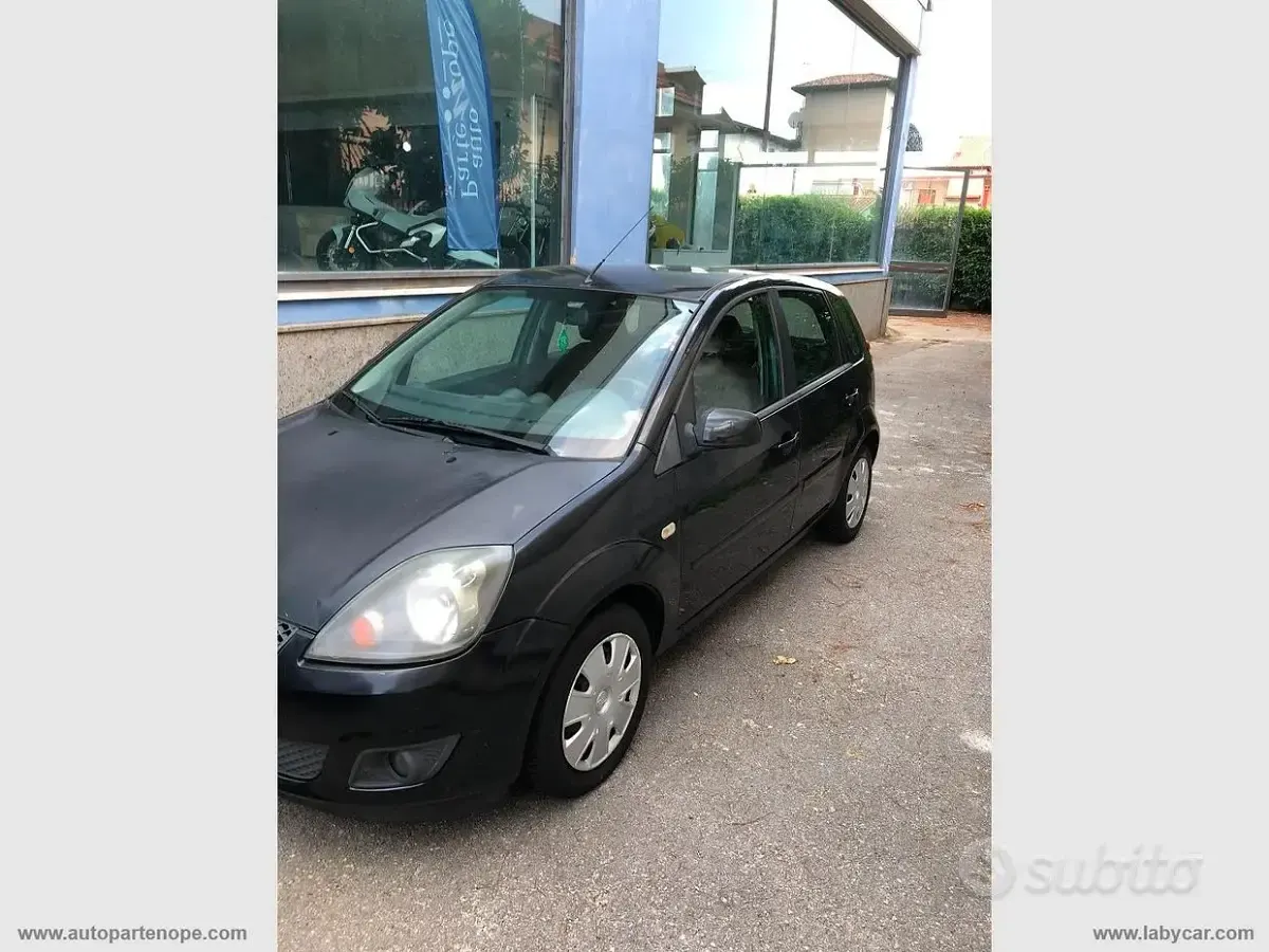 Usata Ford Fiesta 75 CV (55 kW) 2008 Nero Utilitaria