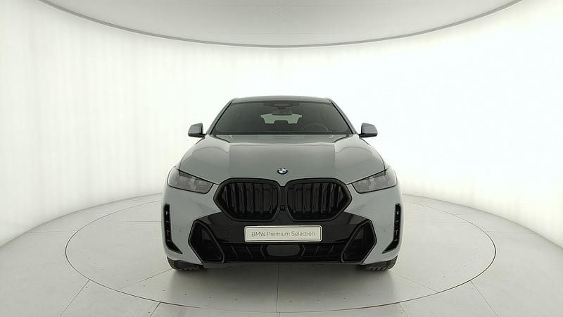 Usado BMW X6 M Sport 298 HP (219 kW) 2024 Cinzento SUV