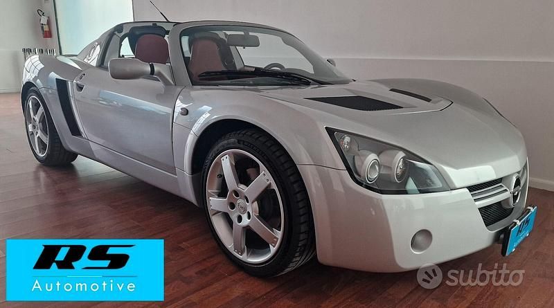 Usata Opel Speedster 147 CV (108 kW) 2002 Grigio Cabrio