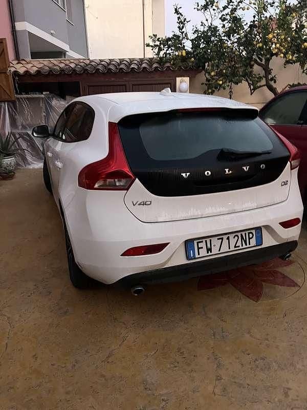 Usata Volvo V40 Business Edition 120 CV (88 kW) 2019 Berlina