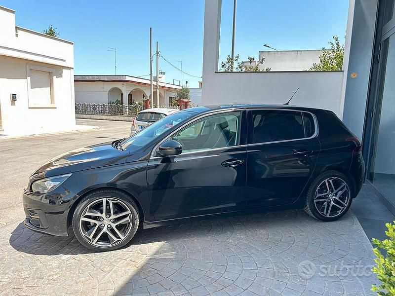 Usata Peugeot 308 Allure 131 CV (96 kW) 2018 Nero Berlina